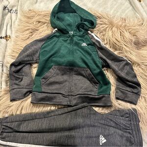 Size 3T like new condition toddlers Adidas Forest Green matching tracksuit set